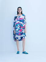 イッセイ ミヤケ新作ウェア"水面の波紋"着想、動くたび内側のカラーが覗くニット＆滲みプリントシャツ｜写真20