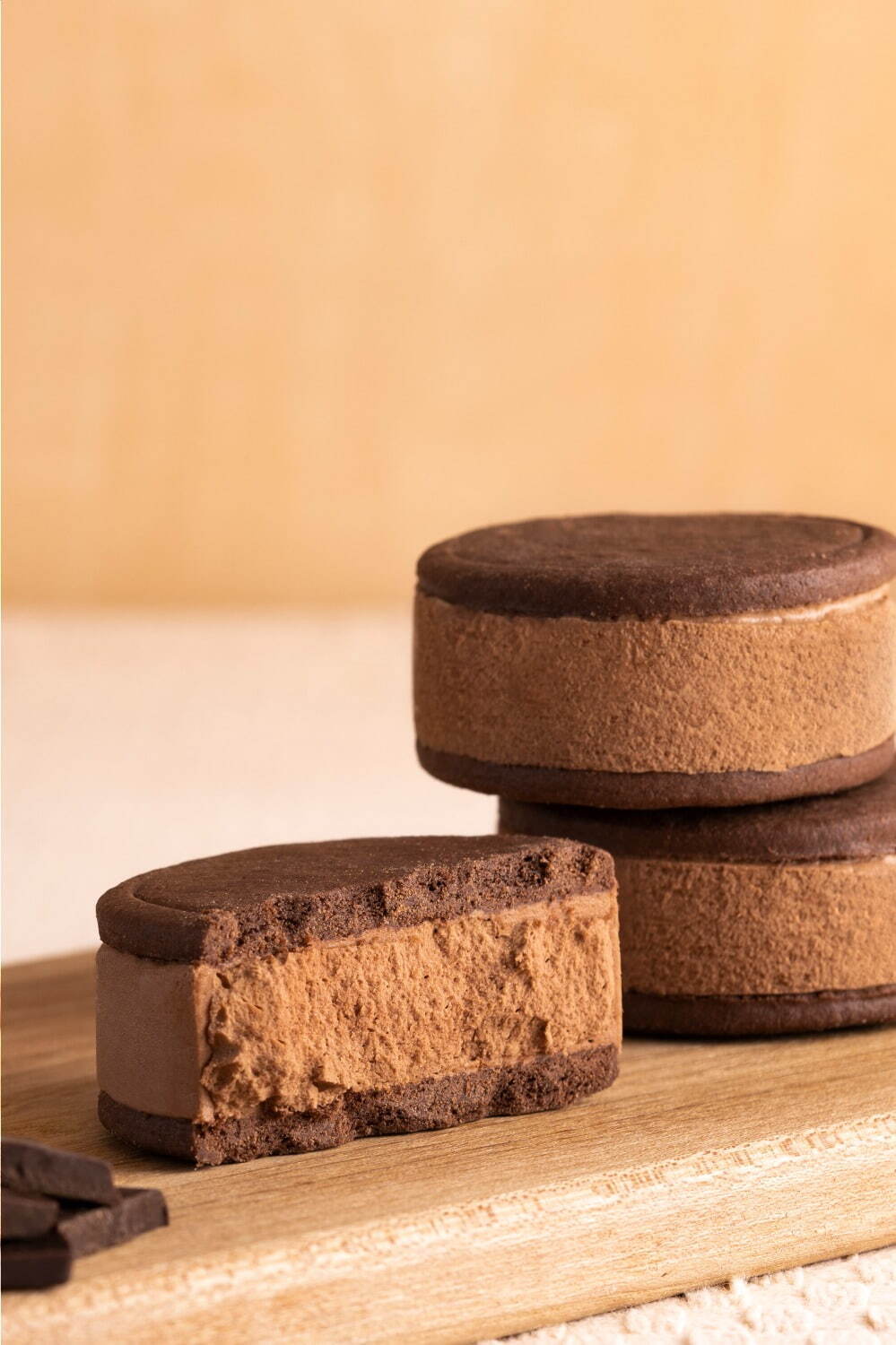 ゴディバ新作“チョコレート”バターサンド、濃厚チョコバタークリーム×ざくざくココアクッキー｜写真1