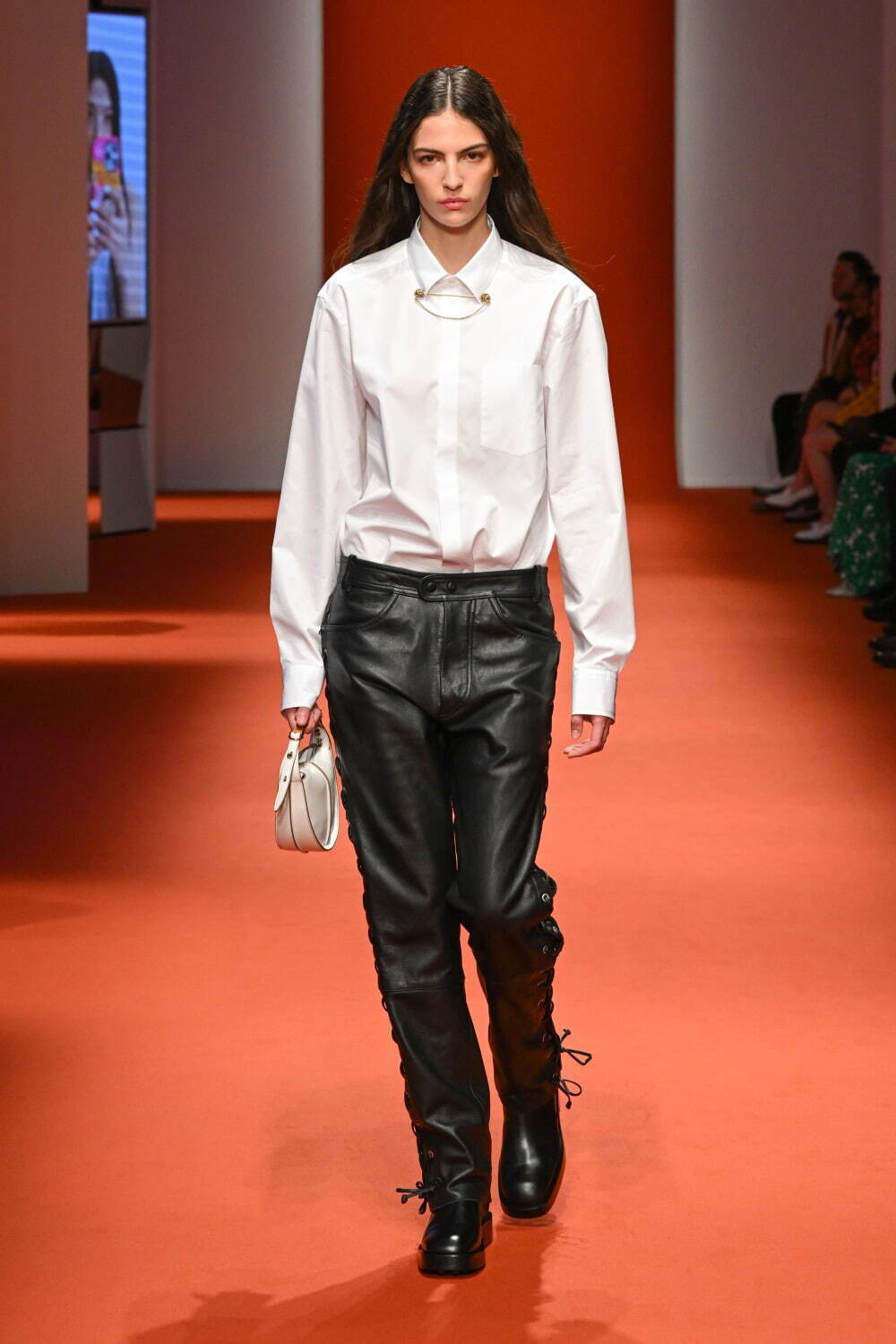 トッズ(TOD'S) 2022-23年秋冬ウィメンズ&メンズコレクション  - 写真10