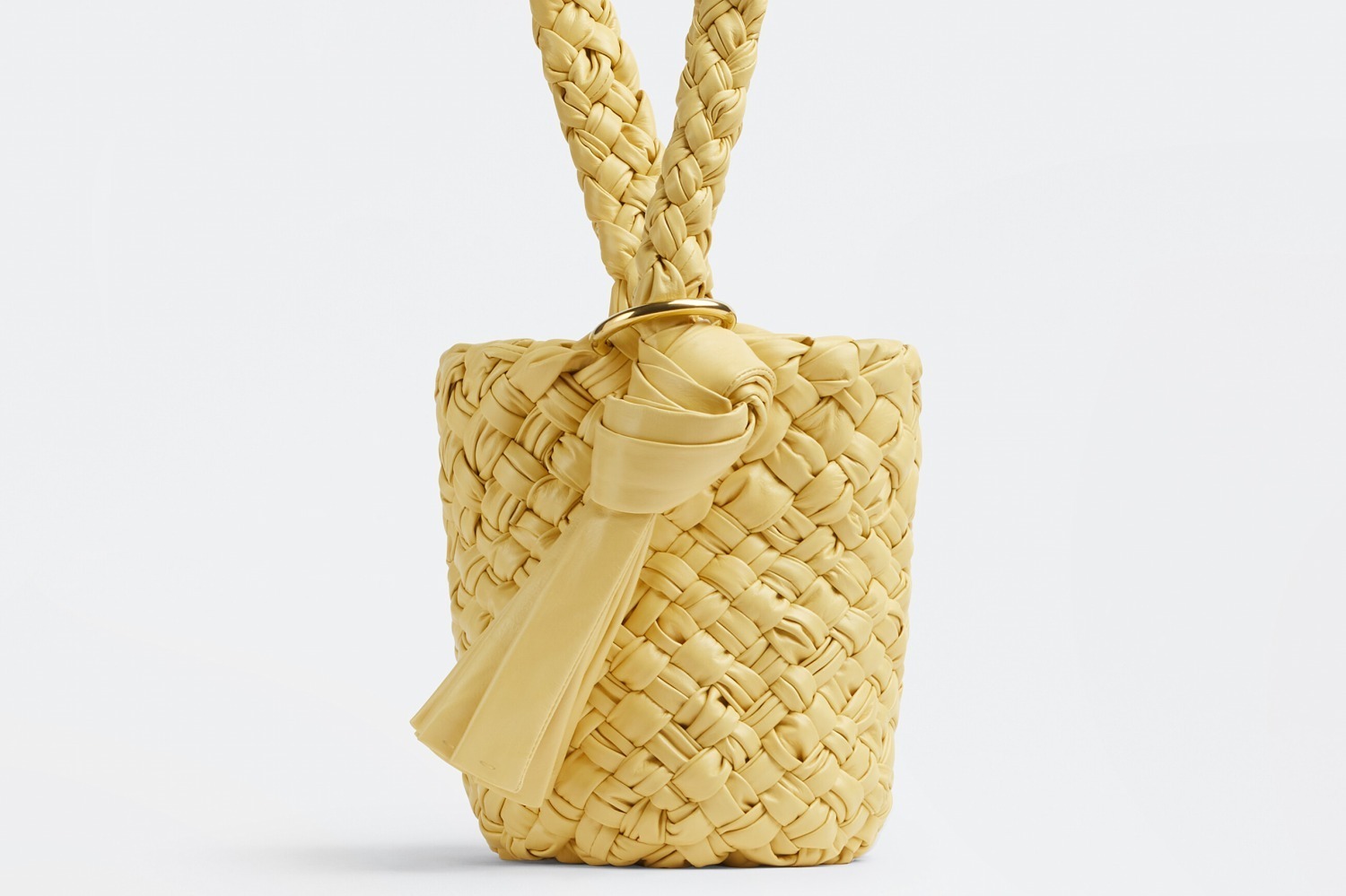 ジバンシィ新作ユニセックスバッグ「カットアウト」Vシェイプの彫刻的 