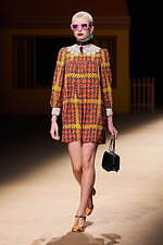 コーチ 2022年秋コレクション - ノスタルジーと現代性が交わる、空想の街を描く｜写真12