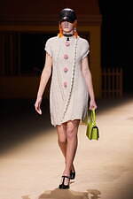 コーチ 2022年秋コレクション - ノスタルジーと現代性が交わる、空想の街を描く｜写真22