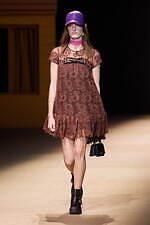 コーチ 2022年秋コレクション - ノスタルジーと現代性が交わる、空想の街を描く｜写真33