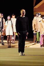 コーチ 2022年秋コレクション - ノスタルジーと現代性が交わる、空想の街を描く｜写真43