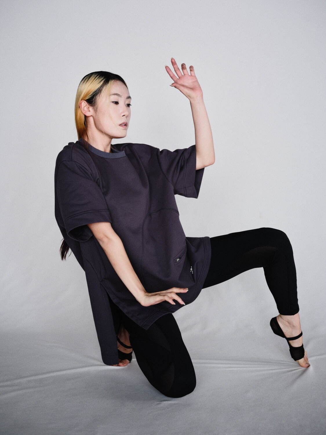 ウジョー×ダンスキンの22年春夏新作、半袖＆長袖の2WAYで使える“ピーチカラー”シャツなど｜写真25