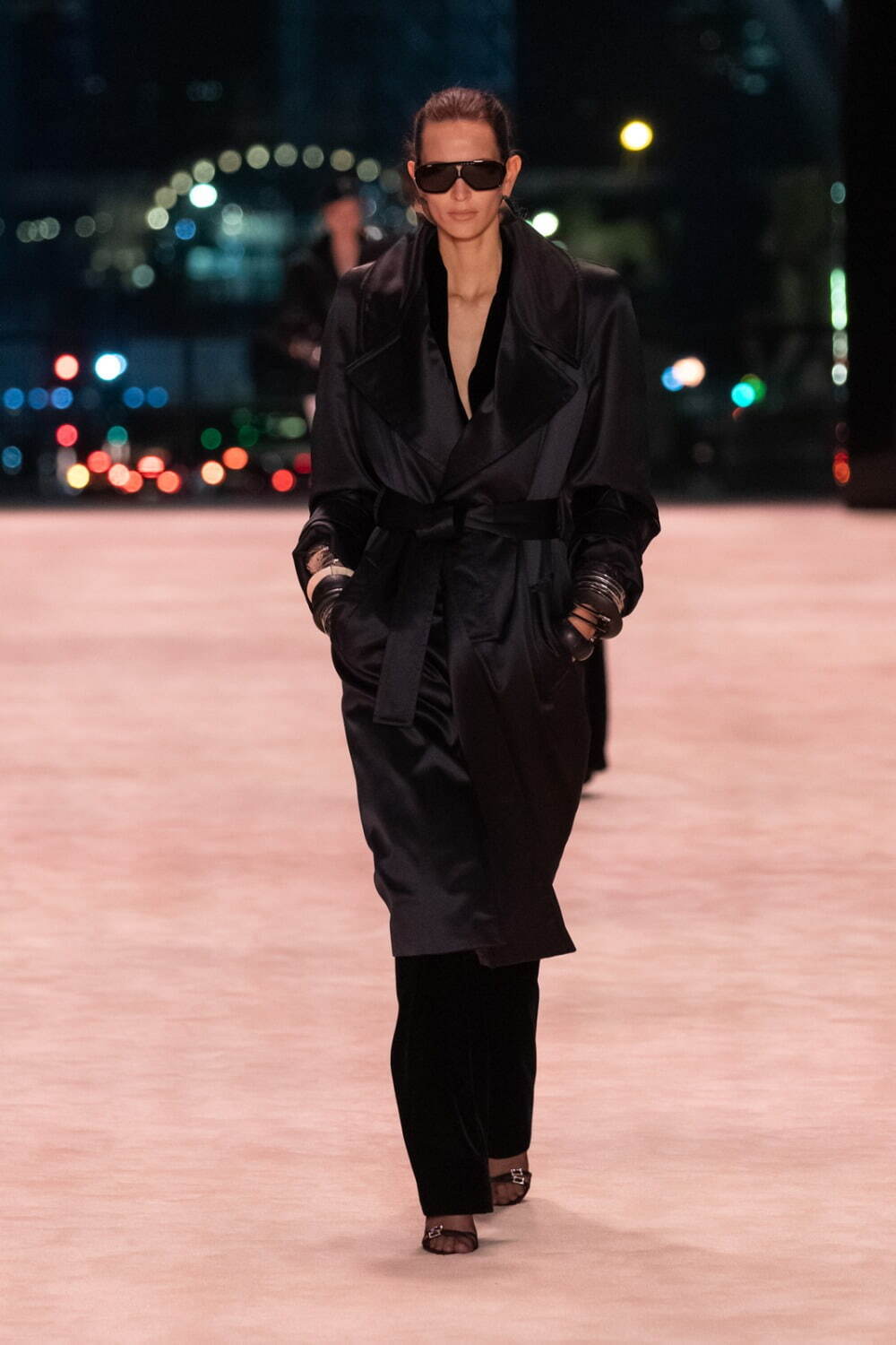 サンローラン(Saint Laurent) 2022-23年秋冬ウィメンズコレクション  - 写真17