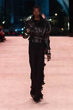 サンローラン 2022年冬ウィメンズコレクション - アール・デコ、抑制の潜勢力｜写真14