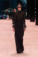 サンローラン 2022年冬ウィメンズコレクション - アール・デコ、抑制の潜勢力｜写真16