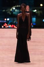 サンローラン 2022年冬ウィメンズコレクション - アール・デコ、抑制の潜勢力｜写真49