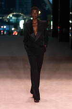 サンローラン 2022年冬ウィメンズコレクション - アール・デコ、抑制の潜勢力｜写真55