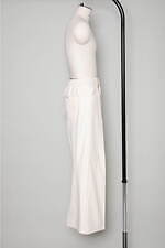 ラングラー×シンヤコヅカのワイドフレアパンツ、“スリーピングウェア”着想のリラックスした着心地｜写真5