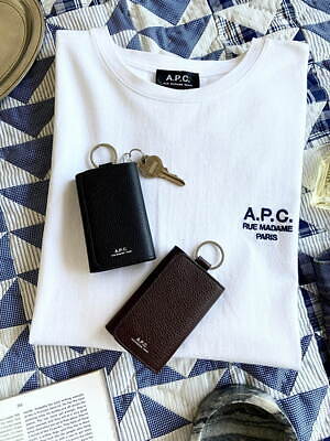A.P.C.春のアクセサリー特集、ベストセラー財布のミニサイズ＆高級感