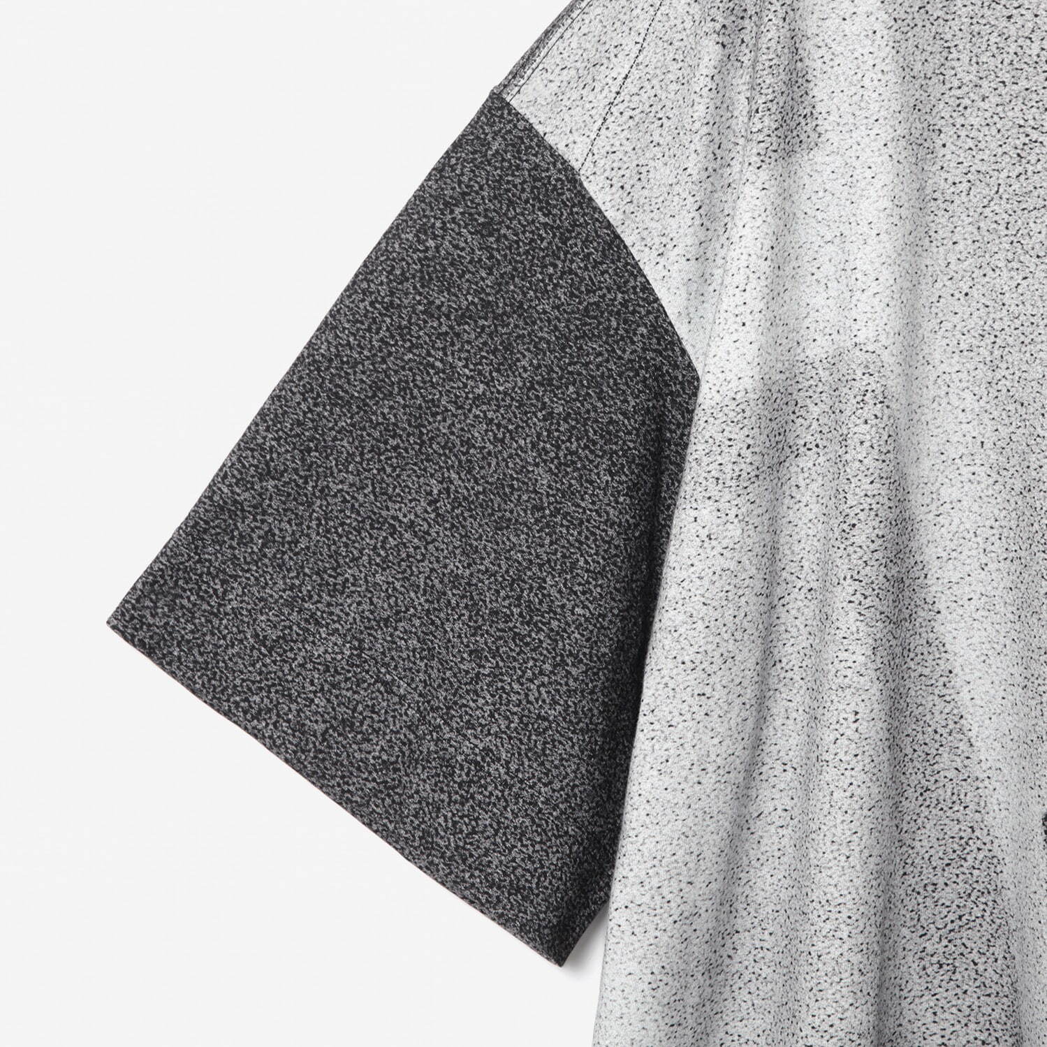 ティーエイチ プロダクツ、白黒写真をランダムに組み合わせたジャケットやシャツ - 横田大輔とコラボ｜写真45