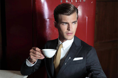 ディースクエアードのクラシックコレクション - 都会的な紳士のためのモダンなスーツ