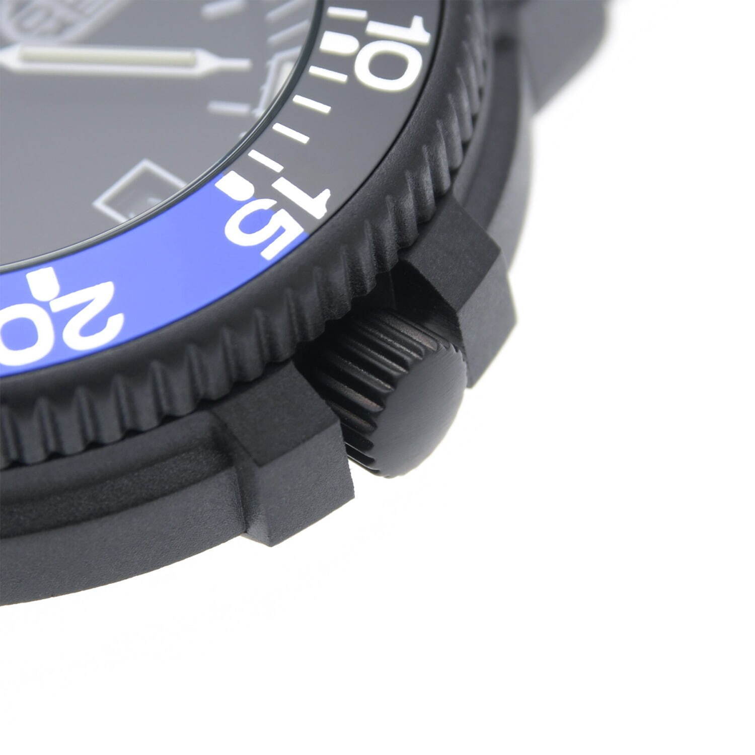 ソフネット×ルミノックスの限定腕時計、ダイバーズウォッチのベゼルデザイン＆シリアルナンバー入り｜写真12