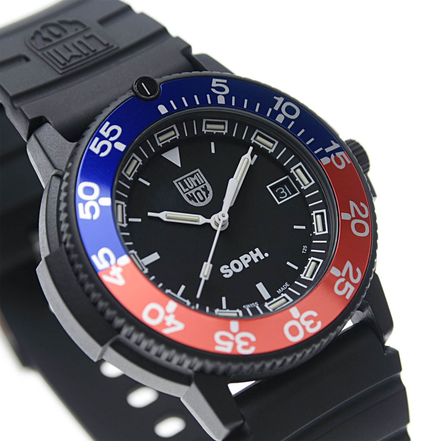 ソフネット×ルミノックスの限定腕時計、ダイバーズウォッチのベゼルデザイン＆シリアルナンバー入り｜写真5