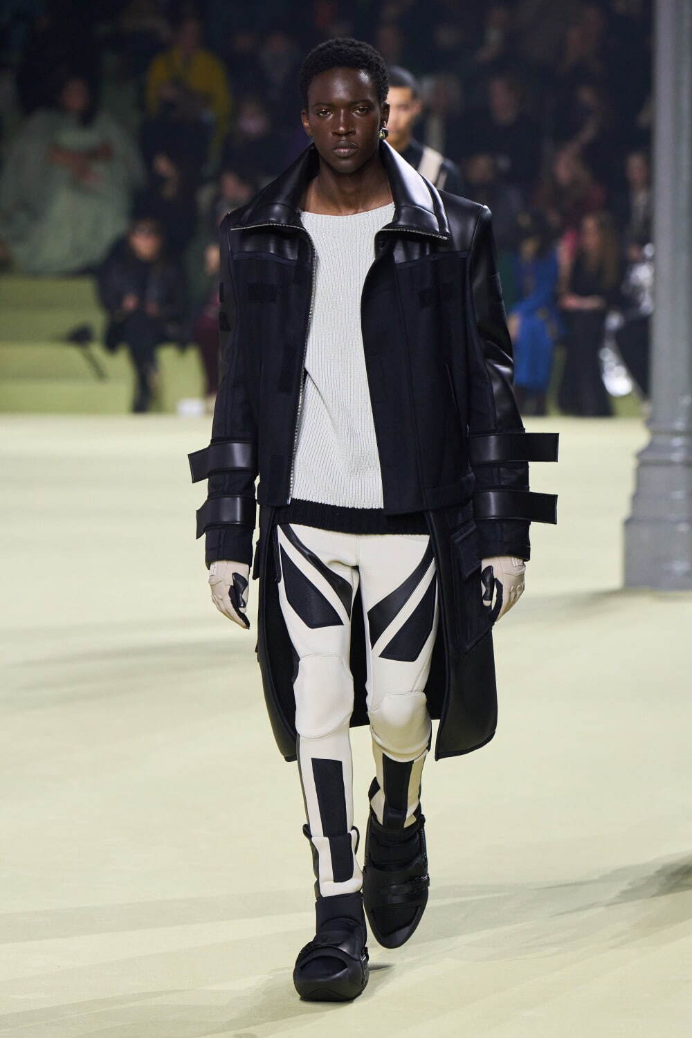 写真46/107|バルマン(BALMAIN) 2022-23年秋冬ウィメンズ&メンズ 写真46/107|バルマン(BALMAIN) 2022-23年秋冬ウィメンズ&メンズ