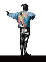 エイポック エイブル イッセイ ミヤケの横尾忠則作品を着る服、“ズレた東洲斎写楽の役者絵”ブルゾン｜写真7