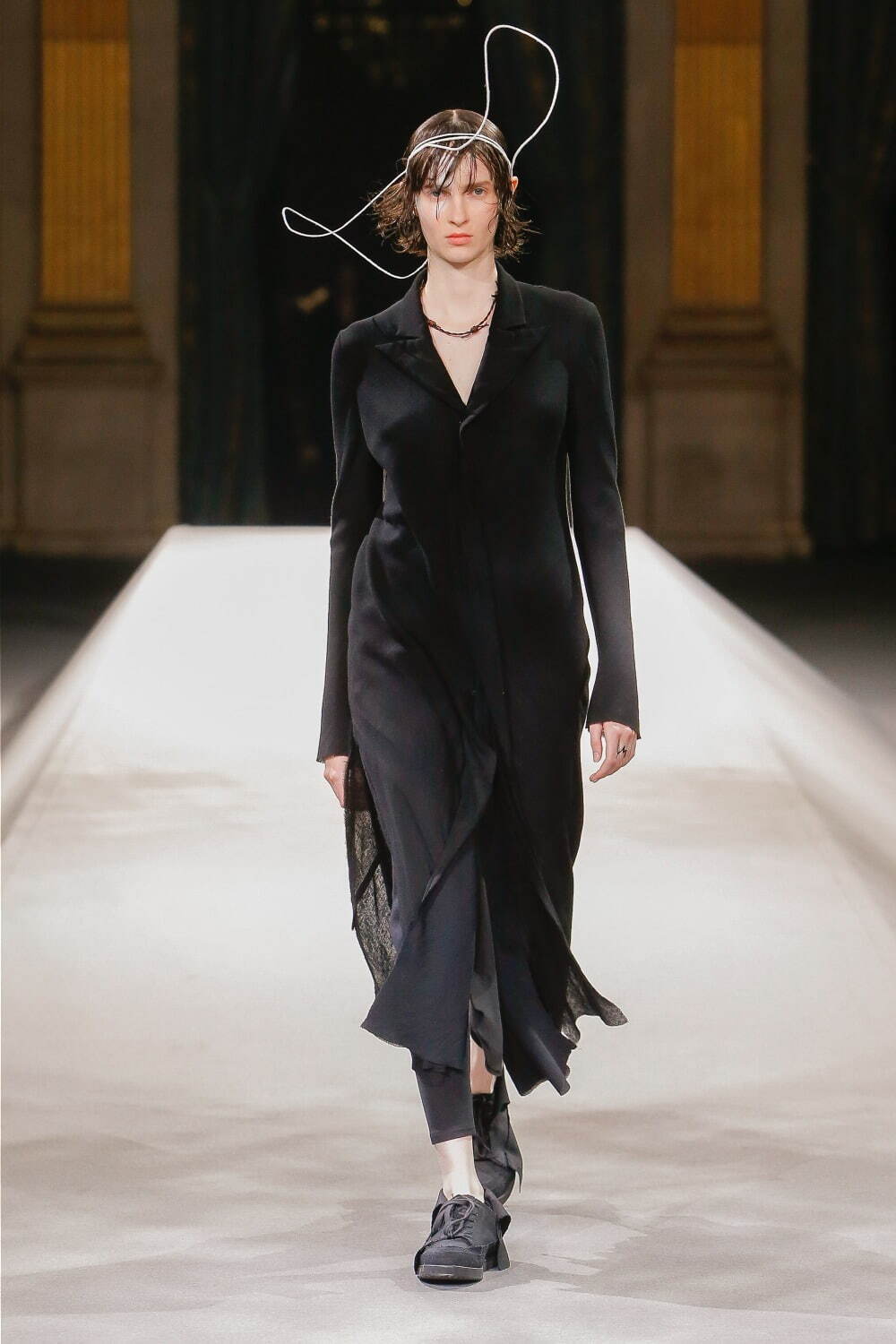 ヨウジヤマモト(Yohji Yamamoto) 2022-23年秋冬ウィメンズコレクション  - 写真15