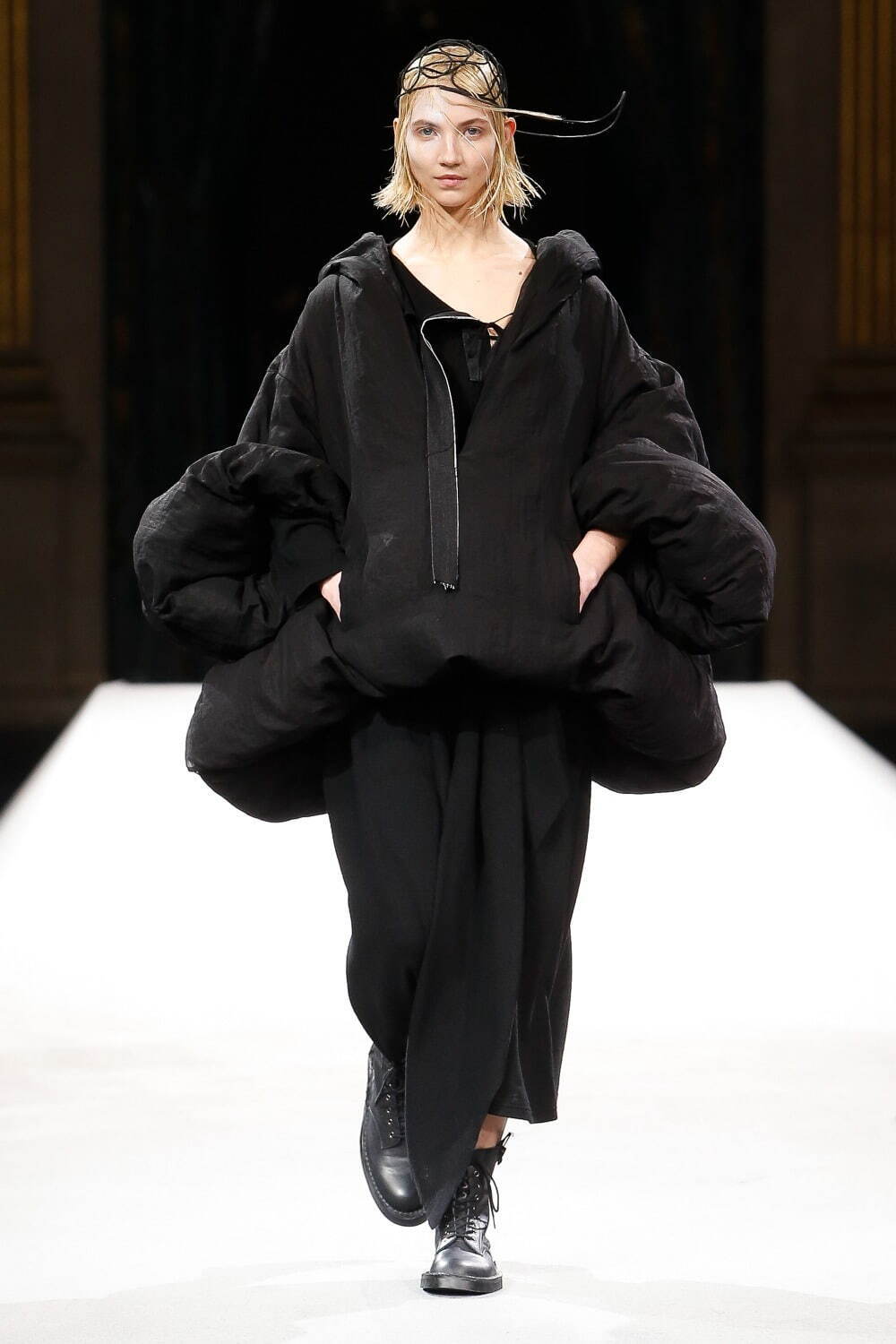 ヨウジヤマモト(Yohji Yamamoto) 2022-23年秋冬ウィメンズコレクション  - 写真39