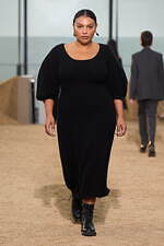 クロエ 2022-23年秋冬コレクション - 女性の力強さと気品を衣服に込めて｜写真31