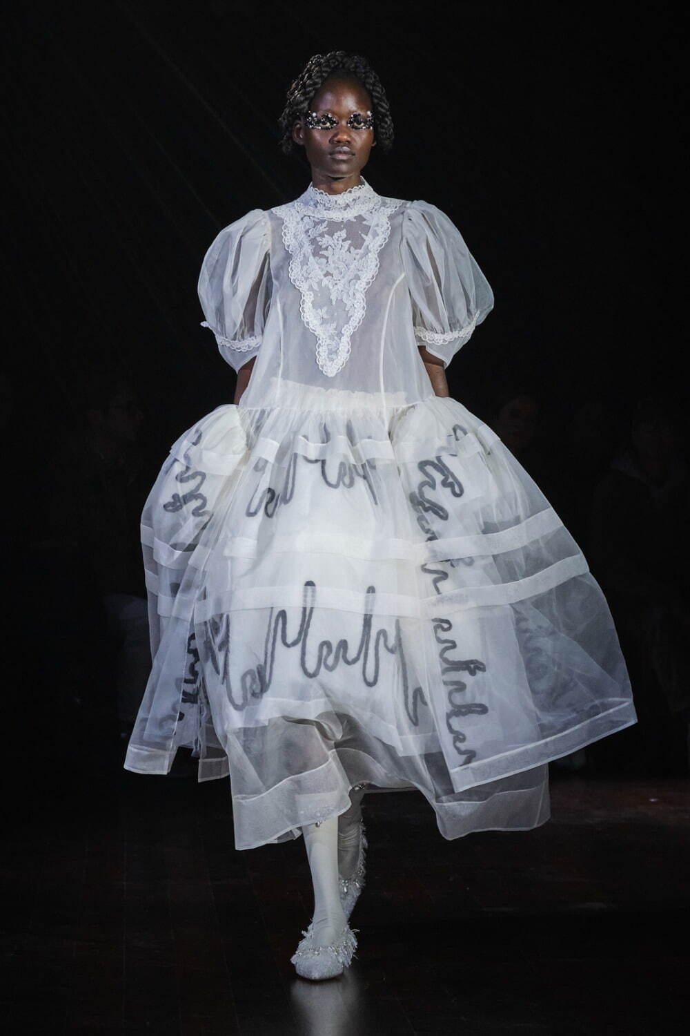 シモーネ ロシャ(SIMONE ROCHA) 2022-23年秋冬ウィメンズコレクション  - 写真22