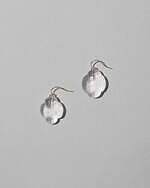 “季節によって色が変わる川”イメージのガラスアクセサリー、シリシリ新作がバーニーズ銀座店に｜写真23