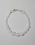 “季節によって色が変わる川”イメージのガラスアクセサリー、シリシリ新作がバーニーズ銀座店に｜写真9