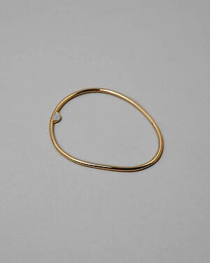 “季節によって色が変わる川”イメージのガラスアクセサリー、シリシリ新作がバーニーズ銀座店に｜写真21