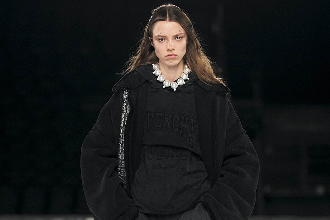 Number_i 神宮寺勇太 による GIVENCHY BEAUTY 2024ホリデー