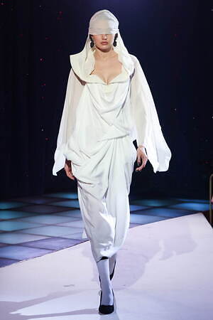 アンドレアス・クロンターラー フォー ヴィヴィアン・ウエストウッド(Andreas Kronthaler for Vivienne Westwood) 2022-23年秋冬ウィメンズ&メンズコレクション  - 写真50