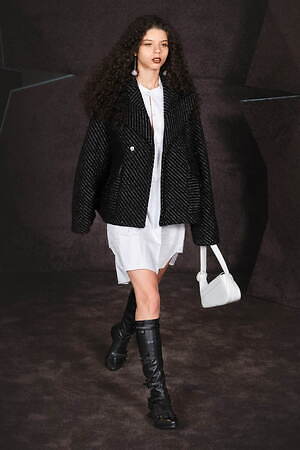 キコ・コスタディノフ(KIKO KOSTADINOV) 2022-23年秋冬ウィメンズコレクション  - 写真10