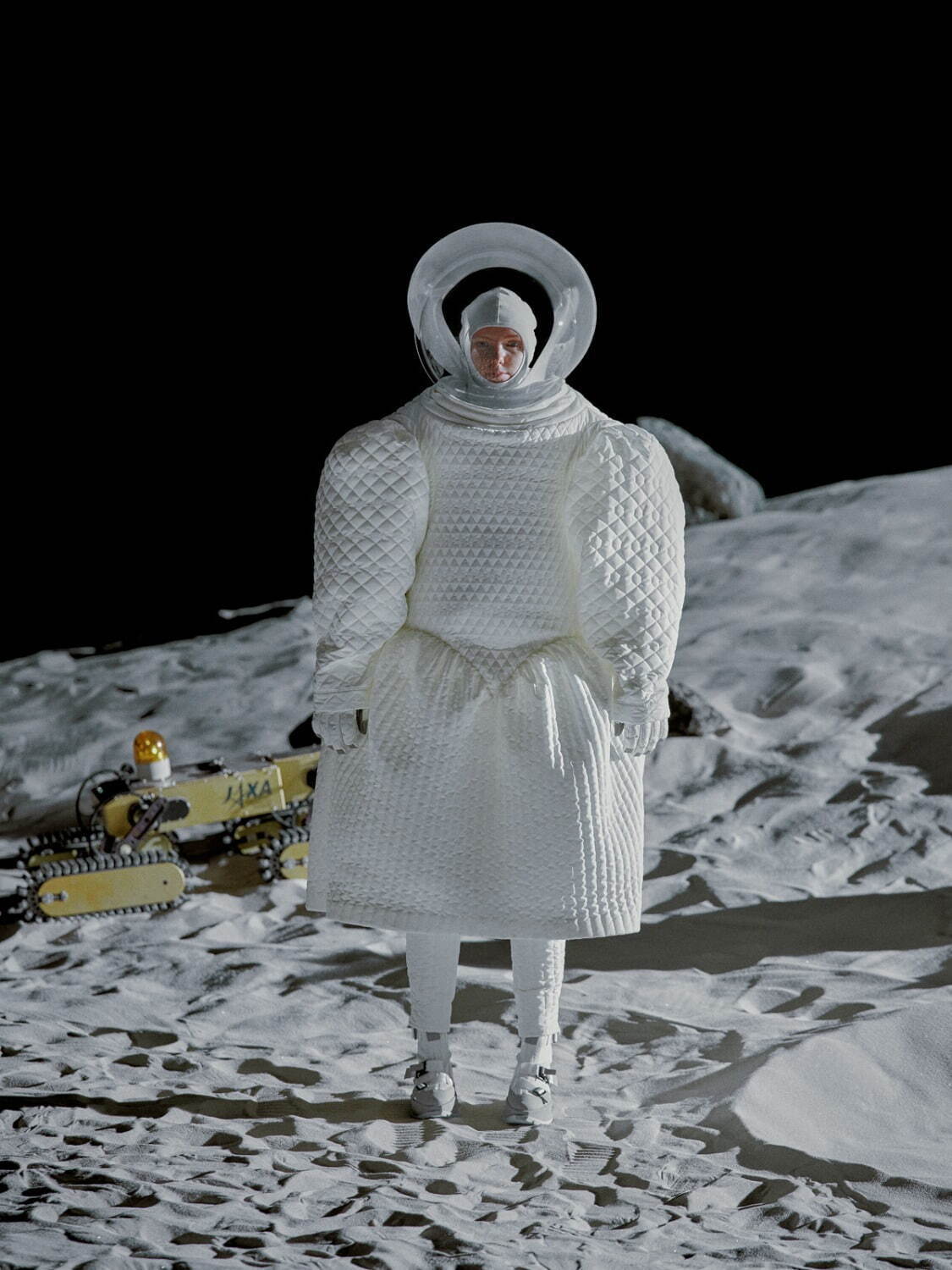 アンリアレイジ 2022‐23年秋冬コレクション - 地球と月、2つの星を繋ぐ“未来の服”｜写真1