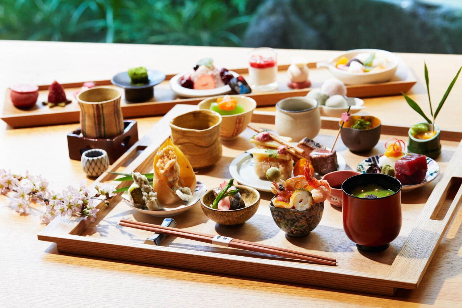 庭園｜ANAインターコンチネンタルホテル東京「彩り膳＆和スイーツブッフェ〜桜〜」春食材のランチ＆ブッフェ