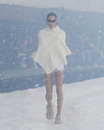 バレンシアガ 22年冬コレクション - 険しい冬から愛と平和を祈る｜写真40