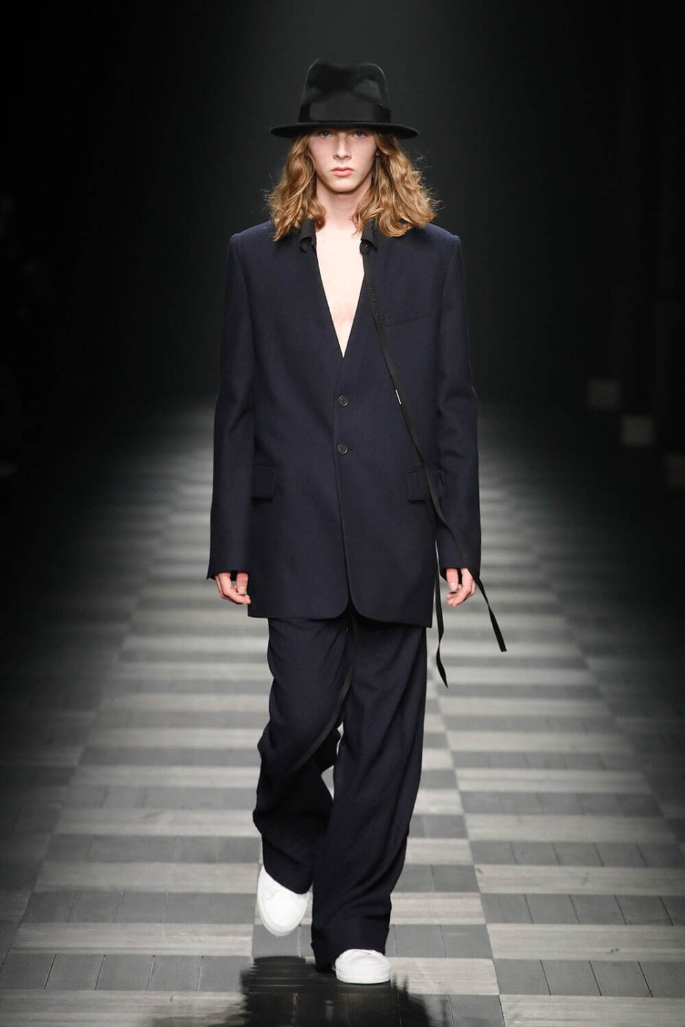 アン ドゥムルメステール(ANN DEMEULEMEESTER) 2022-23年秋冬