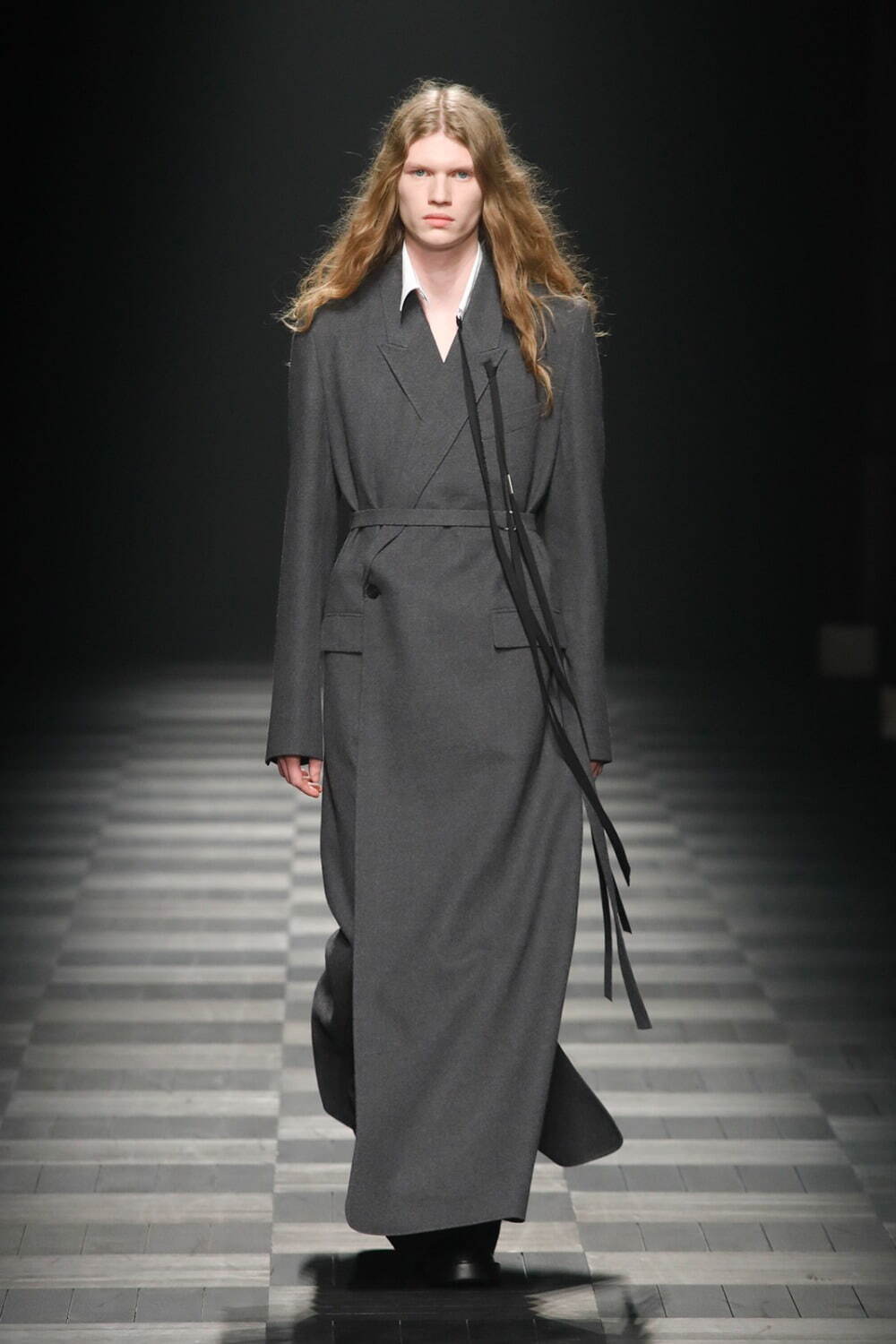 アン ドゥムルメステール(ANN DEMEULEMEESTER) 2022-23年秋冬ウィメンズ&メンズコレクション  - 写真21