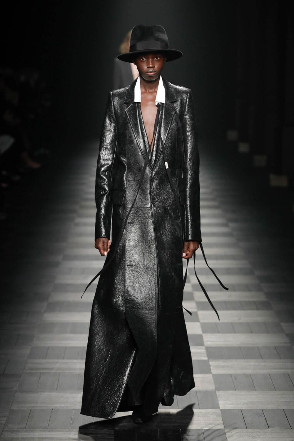 アン ドゥムルメステール(ANN DEMEULEMEESTER) 2022-23年秋冬 