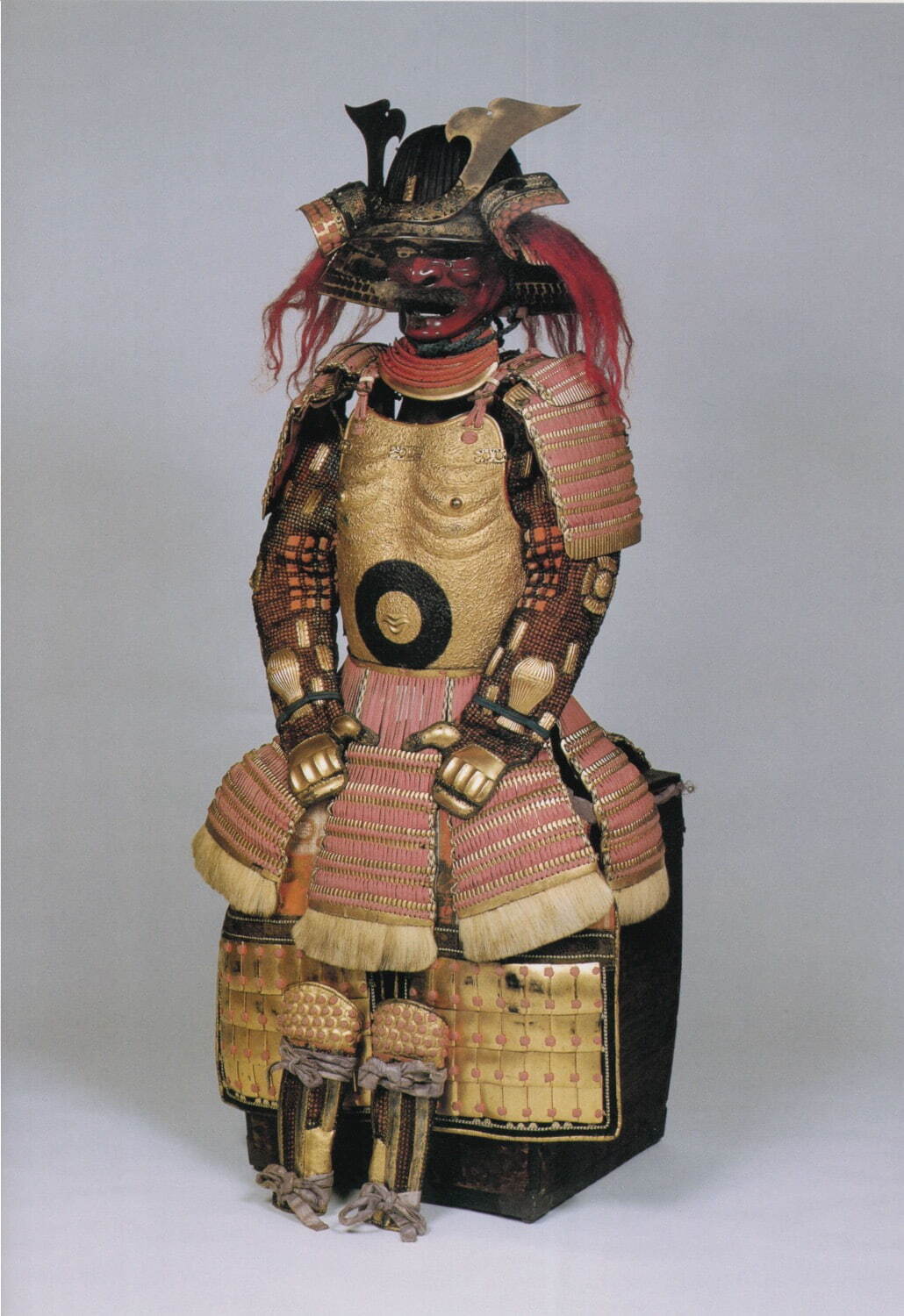 《紅糸威仁王胴具足》室町〜桃山時代 石川県立歴史博物館蔵
