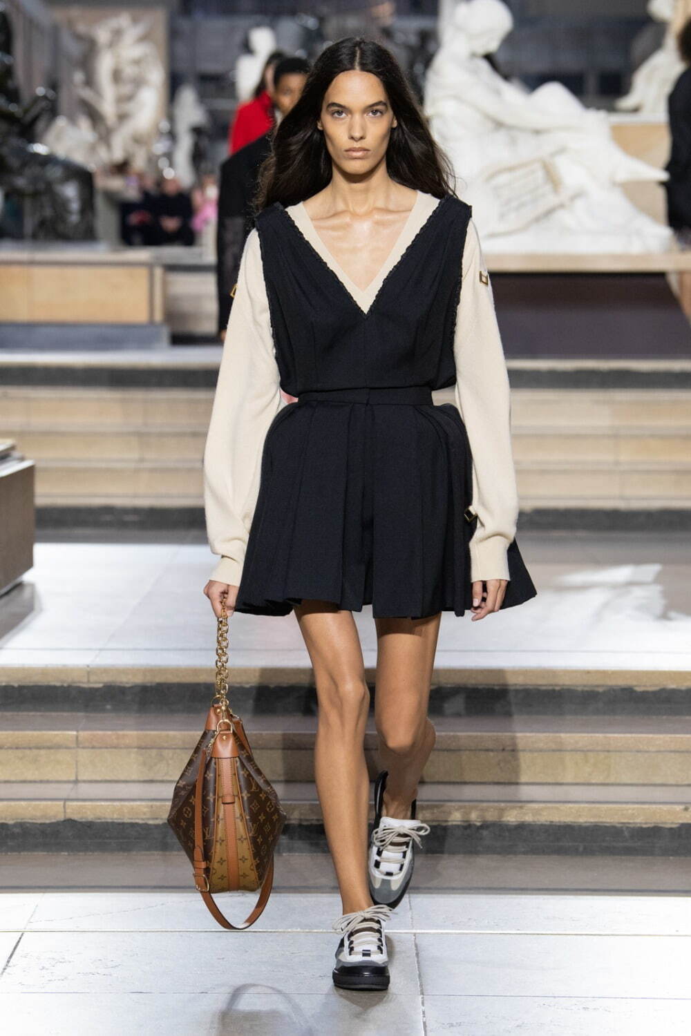 Louis Vuitton ベージュ ロゴプリント タイトスカート モノグラムミディスカート ｜ルイ・ヴィトン 公式サイト - 1AFOJO