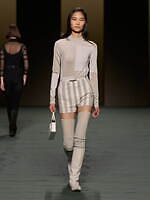 エルメス 22-23年秋冬ウィメンズコレクション - 現代的ロマンティックの理想像｜写真11