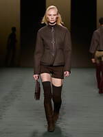 エルメス 22-23年秋冬ウィメンズコレクション - 現代的ロマンティックの理想像｜写真48