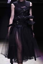 ノワール ケイ ニノミヤ 2022-23年秋冬コレクション - 暗闇に浮かび上がるネオンの輝き｜写真23