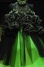 ノワール ケイ ニノミヤ 2022-23年秋冬コレクション - 暗闇に浮かび上がるネオンの輝き｜写真38