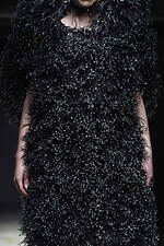 ノワール ケイ ニノミヤ 2022-23年秋冬コレクション - 暗闇に浮かび上がるネオンの輝き｜写真43