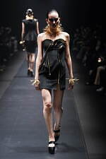 アンダーカバー 2022-23年秋冬ウィメンズコレクション - 心に燻る冷たい炎｜写真7