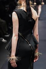 アンダーカバー 2022-23年秋冬ウィメンズコレクション - 心に燻る冷たい炎｜写真13