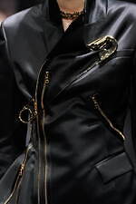 アンダーカバー 2022-23年秋冬ウィメンズコレクション - 心に燻る冷たい炎｜写真15