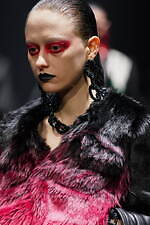 アンダーカバー 2022-23年秋冬ウィメンズコレクション - 心に燻る冷たい炎｜写真21