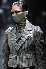 アンダーカバー 2022-23年秋冬ウィメンズコレクション - 心に燻る冷たい炎｜写真55